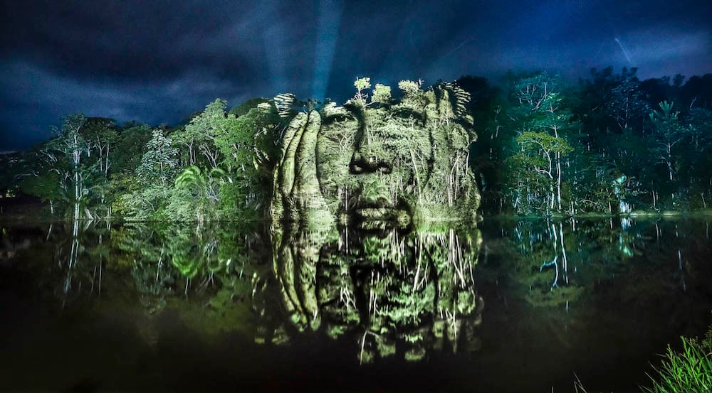 The Blood Forest - I ritratti degli indigeni proiettati nella Foresta Amazzonica | Collater.al