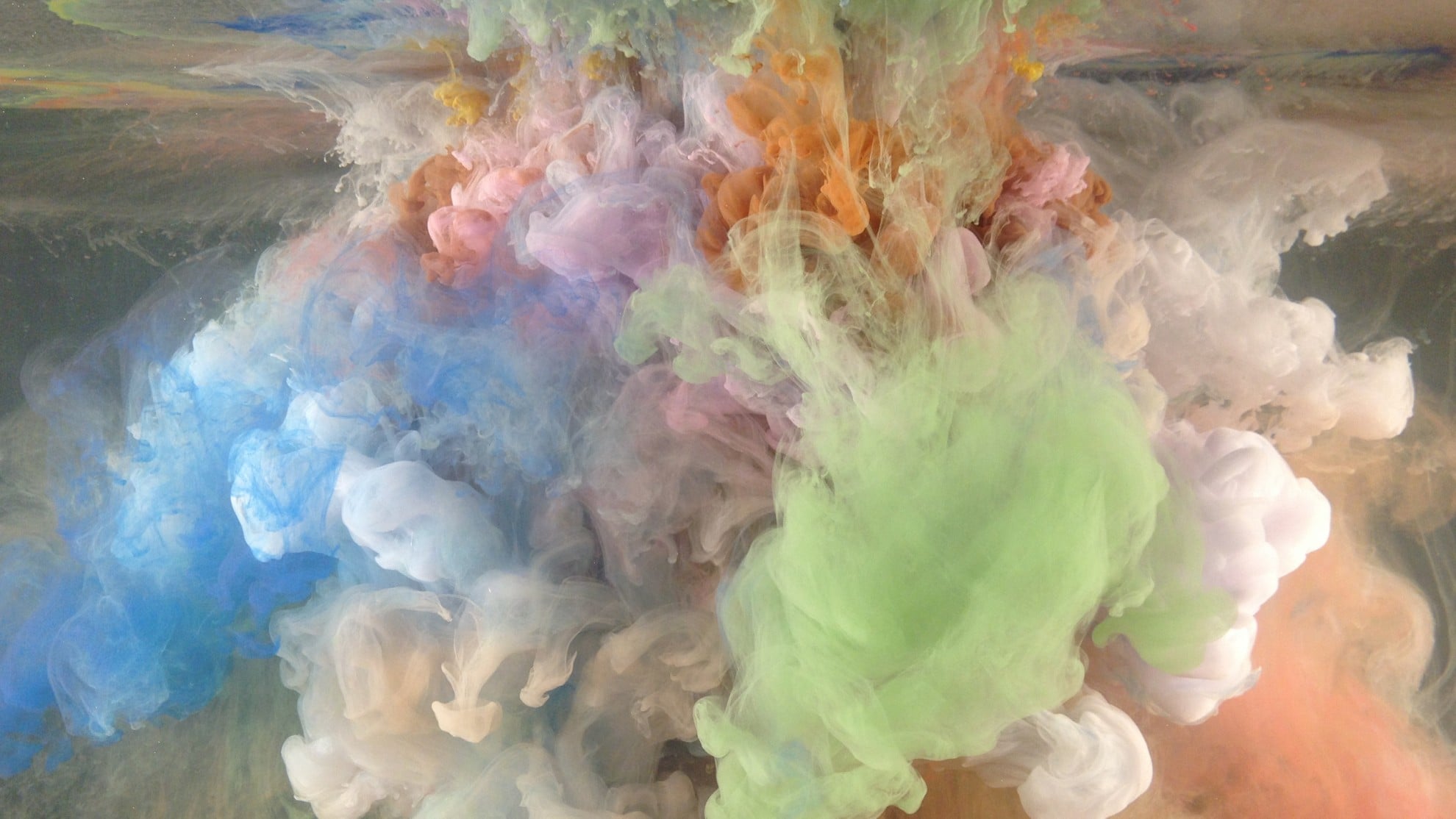 Abstract images - L'imprevedibile astrattismo acquatico di Kim Keever | Collater.al