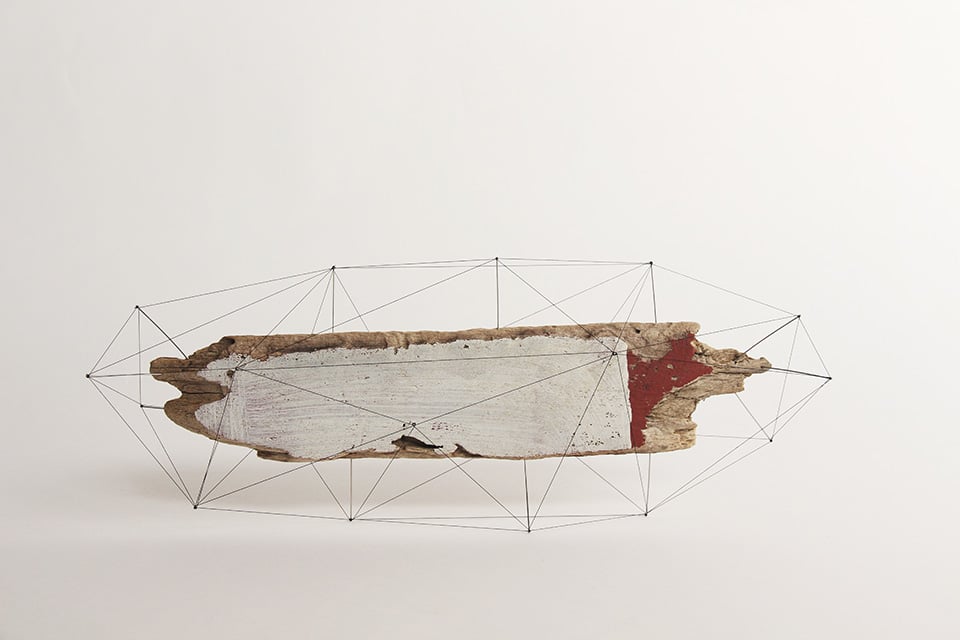 Crust of Polygon - I poligoni di spago che avvolgono oggetti naturali di Norihiko Terayama | Collater.al