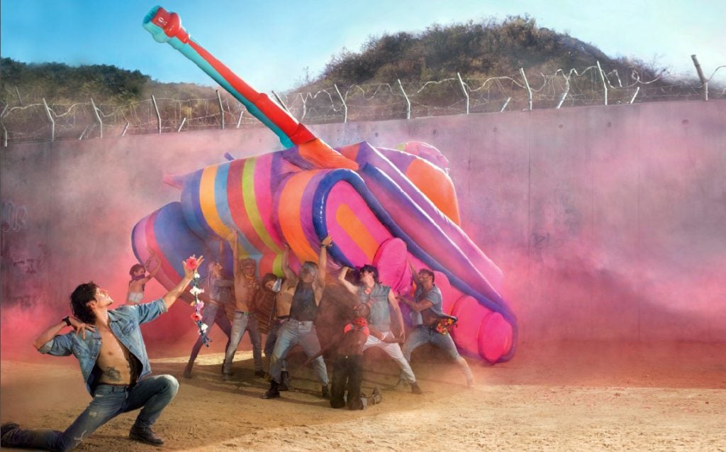 #makelovenotwalls - Diesel e LaChapelle contro i muri dell'odio
