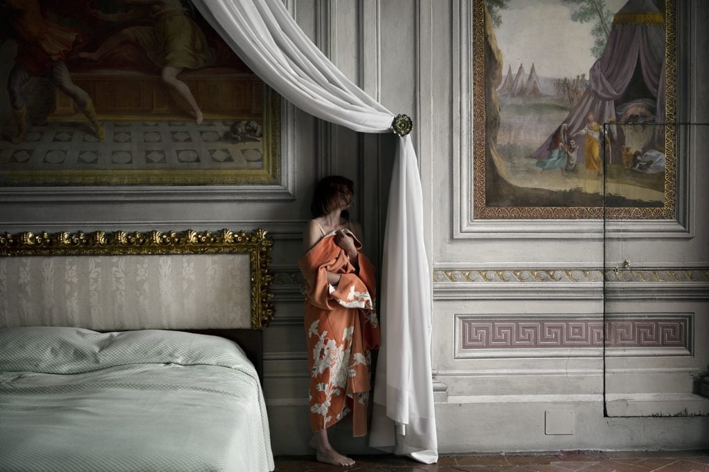 The Woman Who Never Existed, il progetto fotografico di Anja Niemi | Collater.al