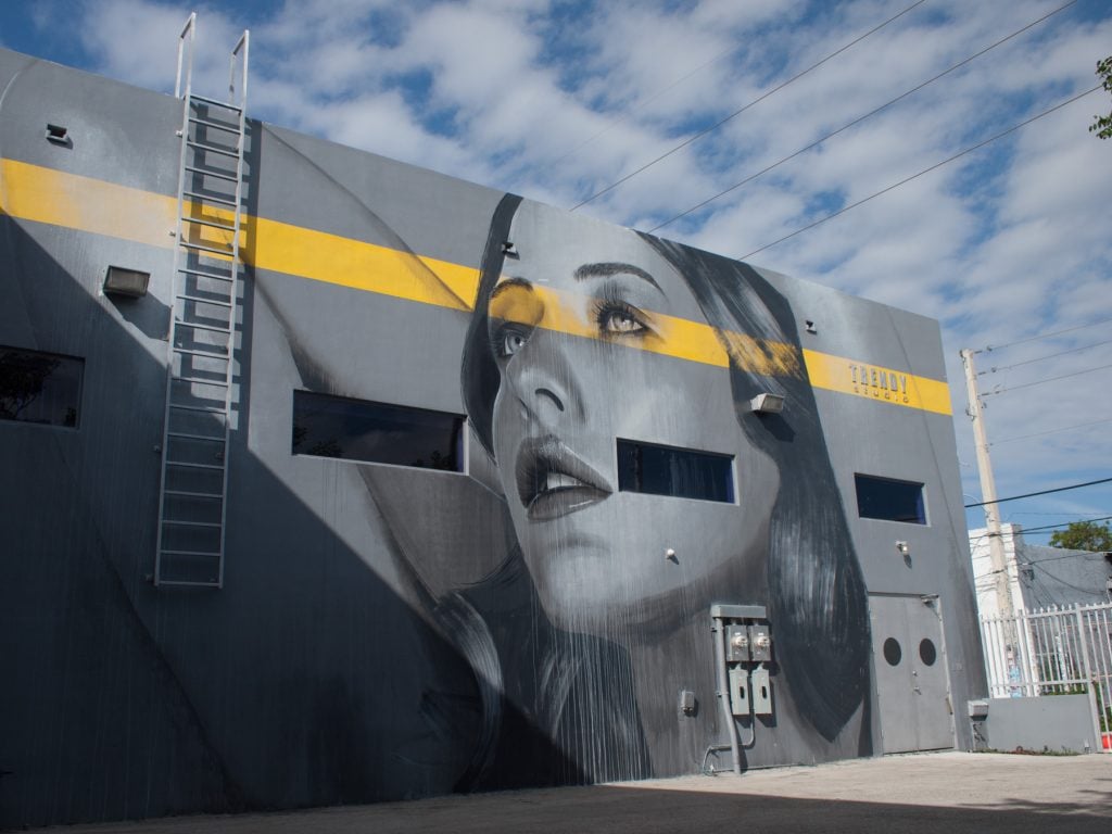 I ritratti femminili dello street artist Rone | Collater.al
