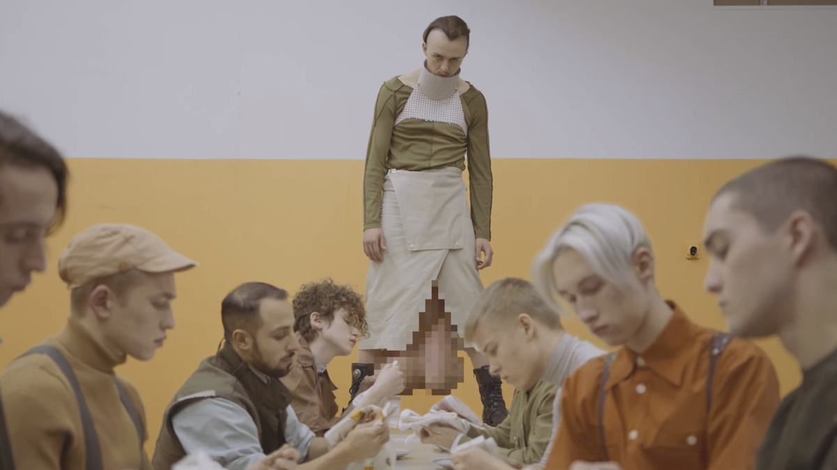Tommy Cash lancia il video di Surf | Collater.al 2