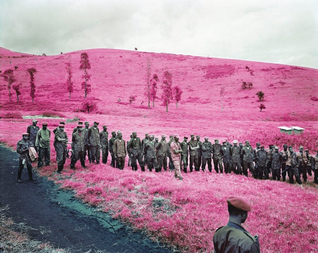 Infra, iI surreale reportage di guerra dell'artista irlandese Richard Mosse | Collater.al