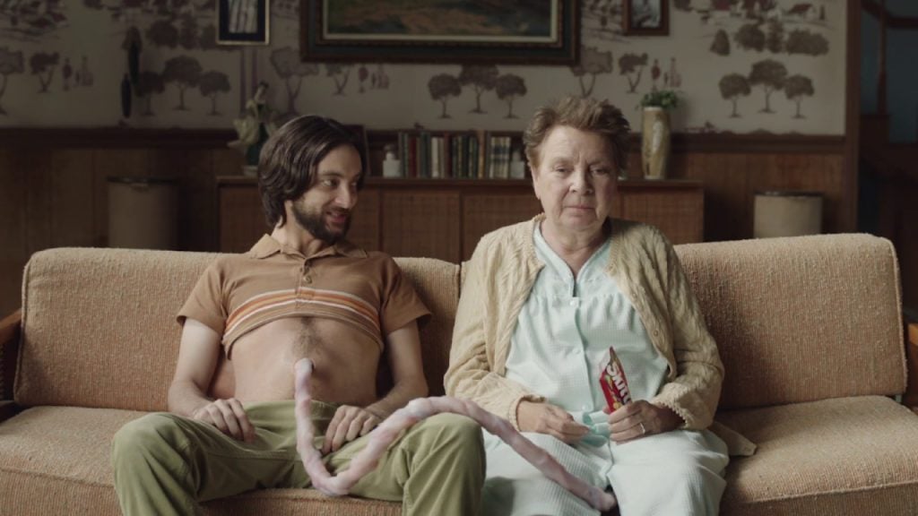 Umbilical Cord, l’inquietante spot di Skittles per la festa della mamma | Collater.al