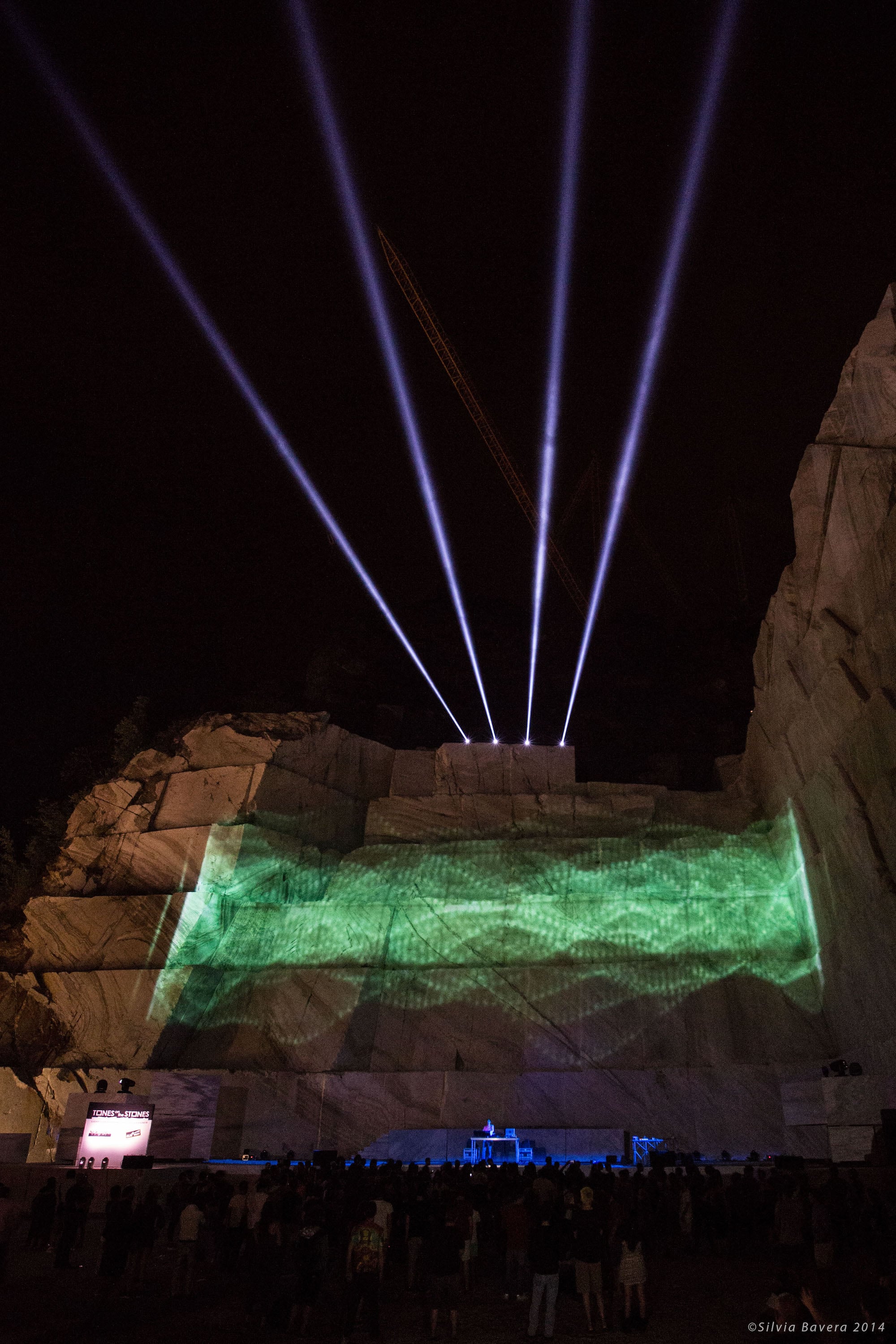 Lumiere III, l’imperdibile performance di Robert Henke a NeXTones 2017 | Collater.al