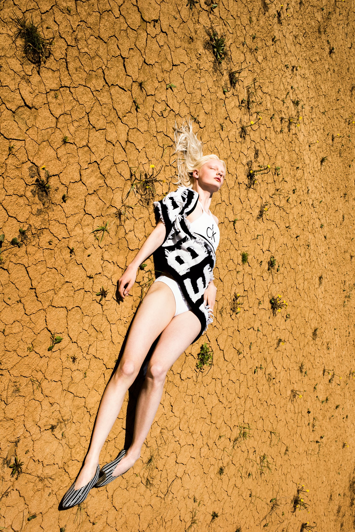 The Sun Of The White Desert, i colori del deserto nella nuova serie di Elizaveta Porodina | Collater.al