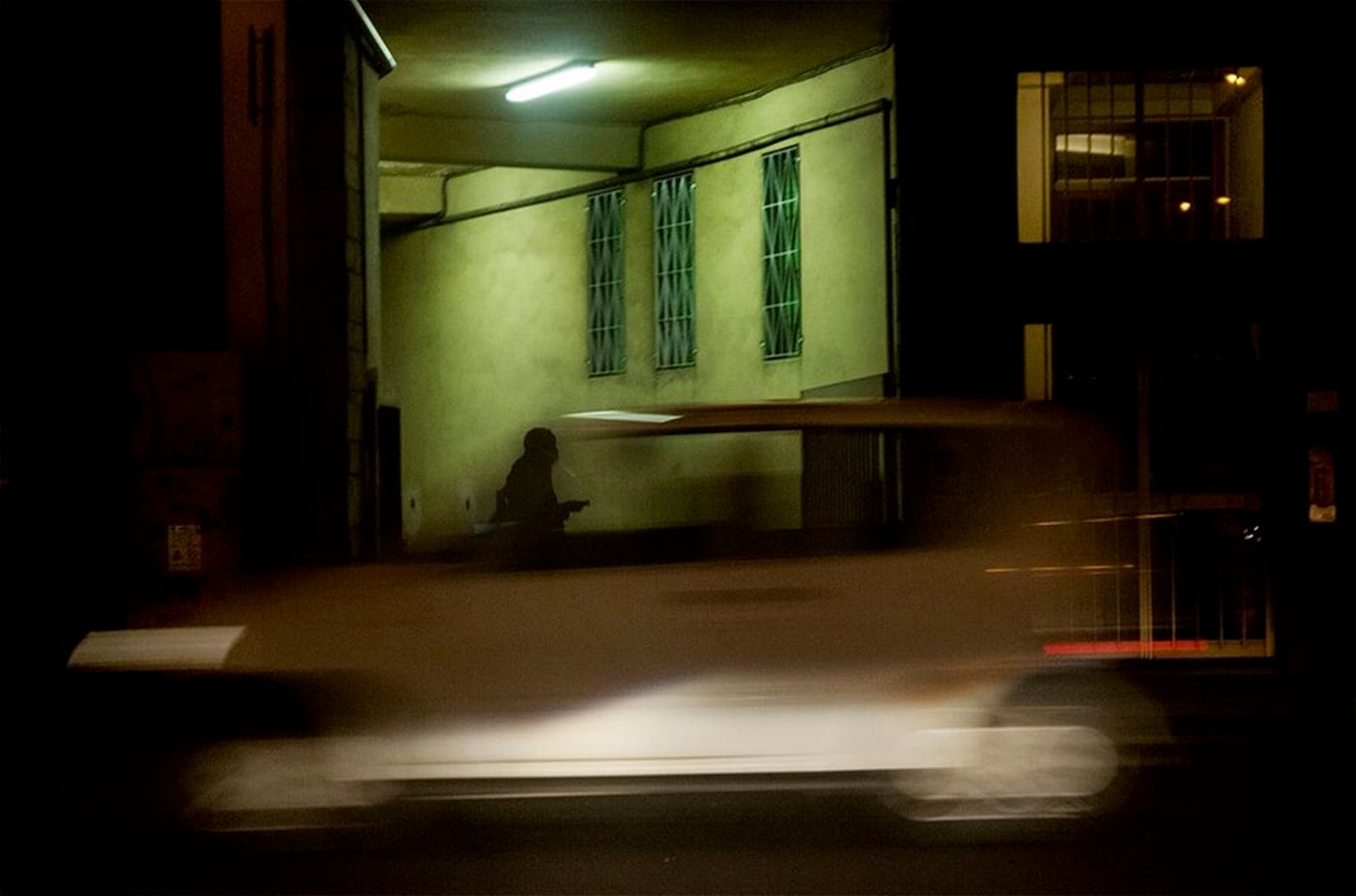 Behind A Glass, i riflessi della città nel scatti di Umberto Verdoliva | Collater.al 9