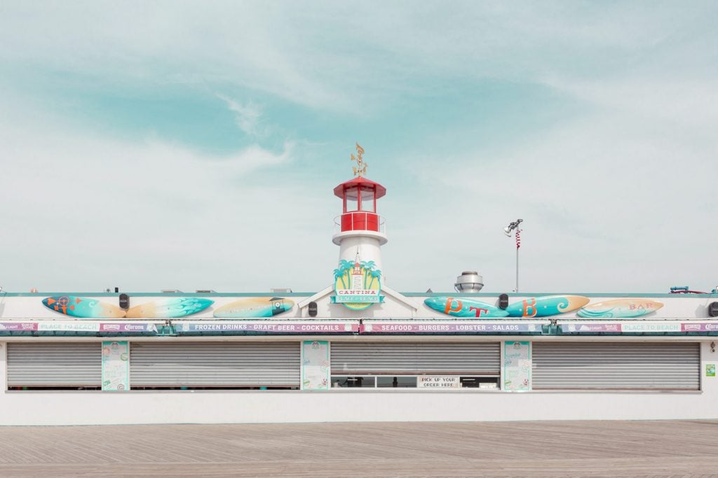 Coney Island, Salvador Cueva fotografa la sua infanzia | Collater.al