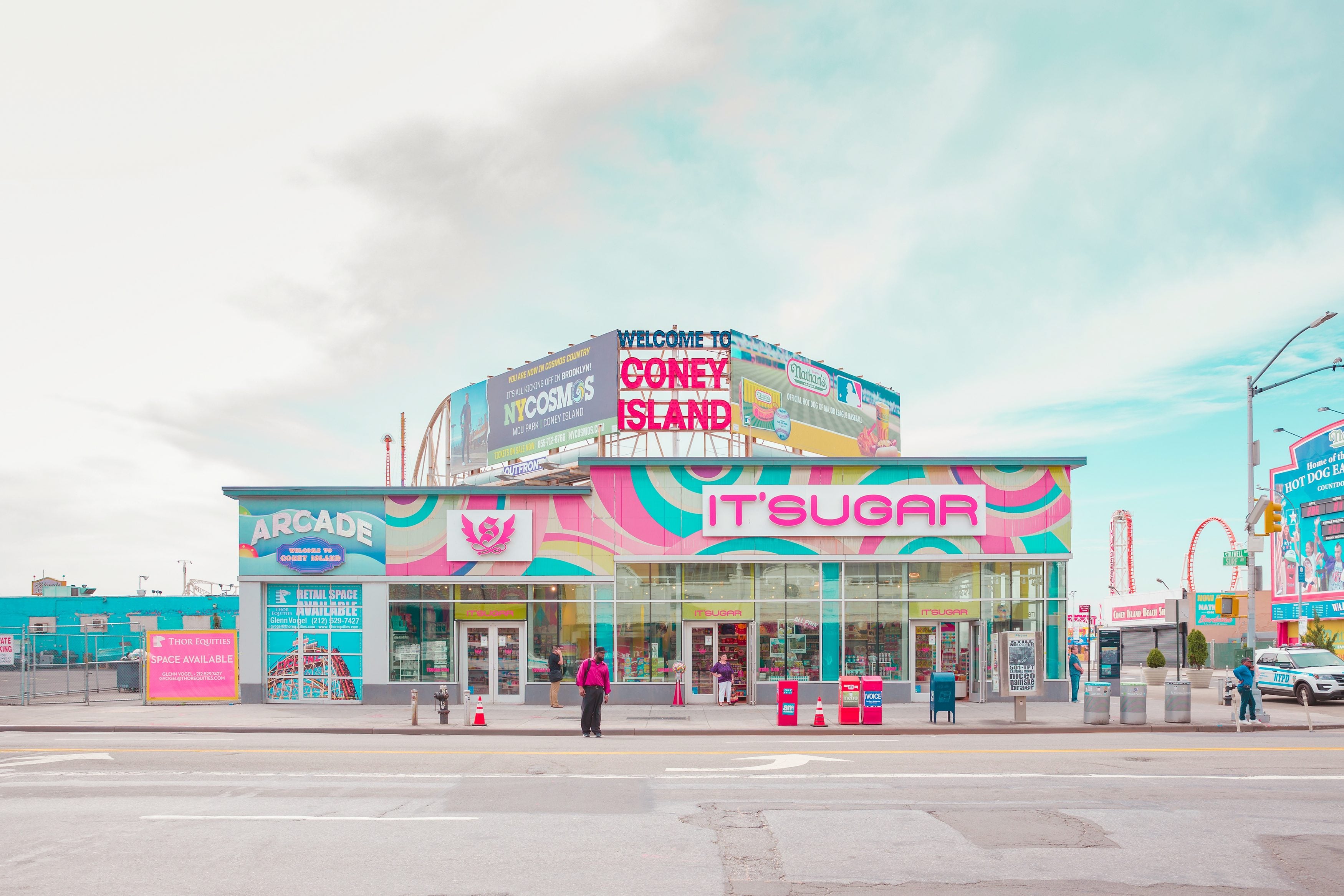 Coney Island, Salvador Cueva fotografa la sua infanzia | Collater.al