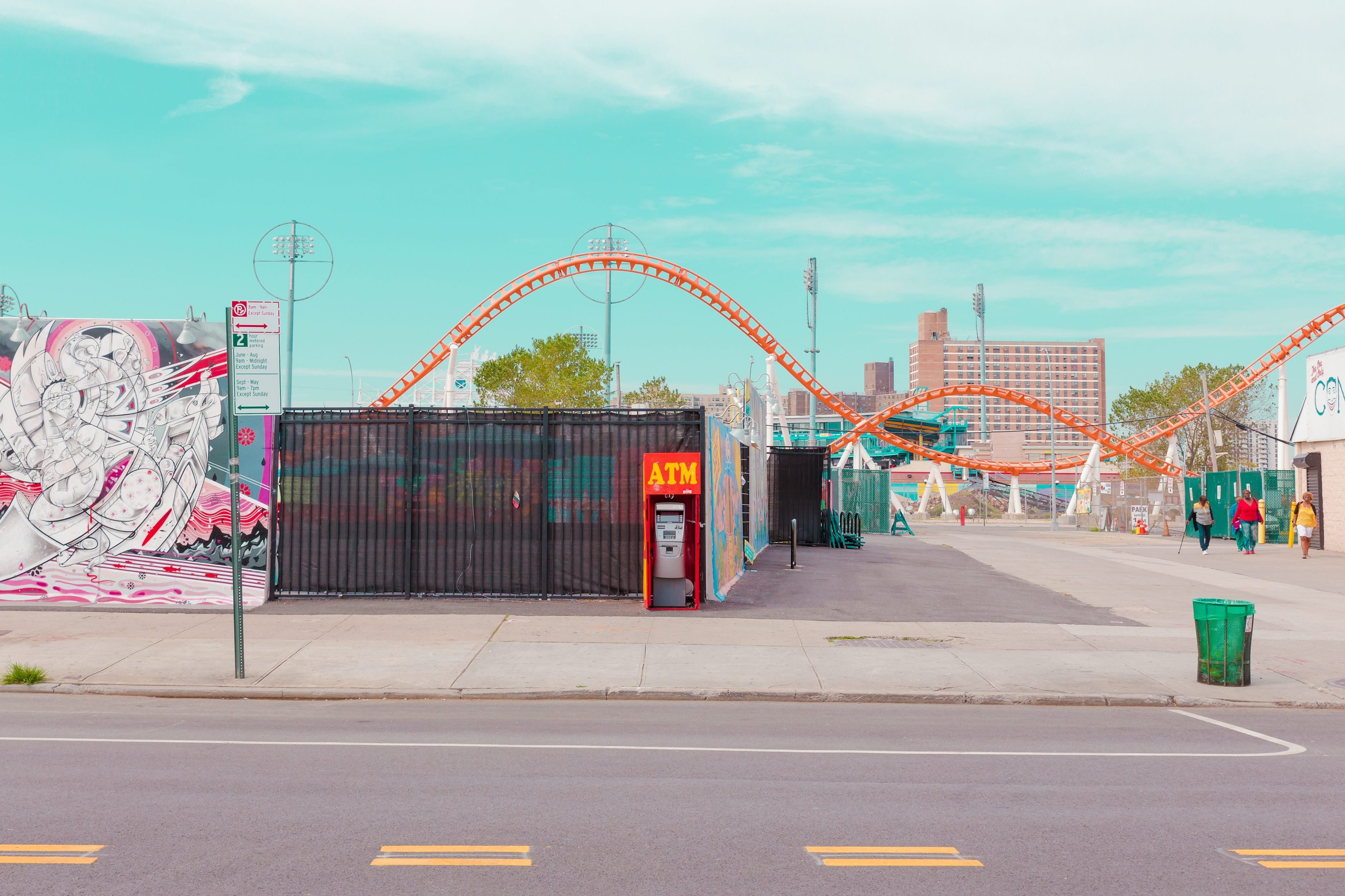 Coney Island, Salvador Cueva fotografa la sua infanzia | Collater.al