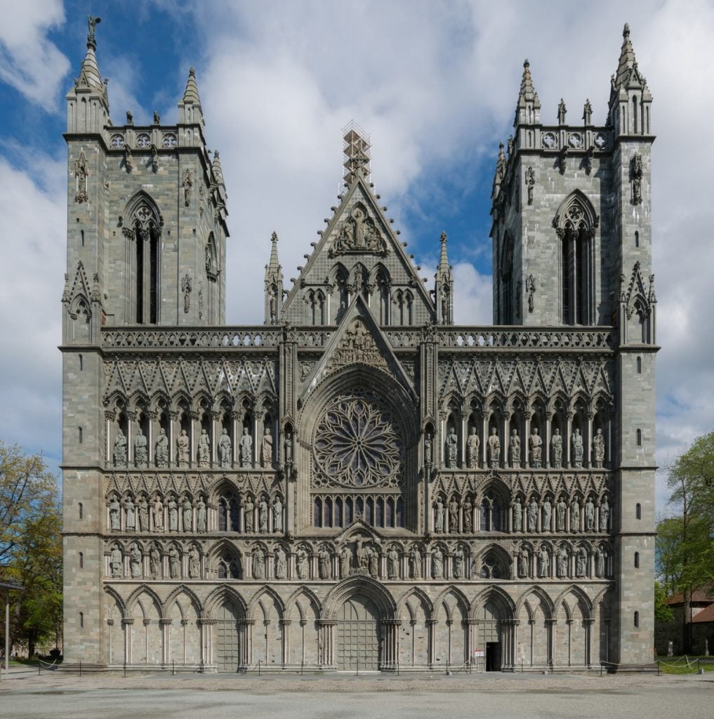 La cattedrale di Trondheim si anima grazie a Ismael Sanz Pena | Collater.al 1
