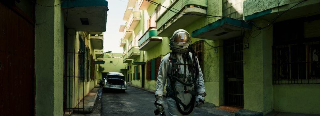 The Traveller, l'esploratore spaziale di Maximilian Motel | Collater.al