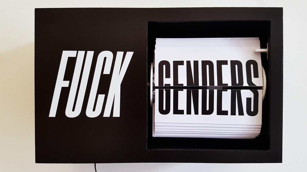Hater Box, il dispositivo che odia al posto tuo | Collater.al 6
