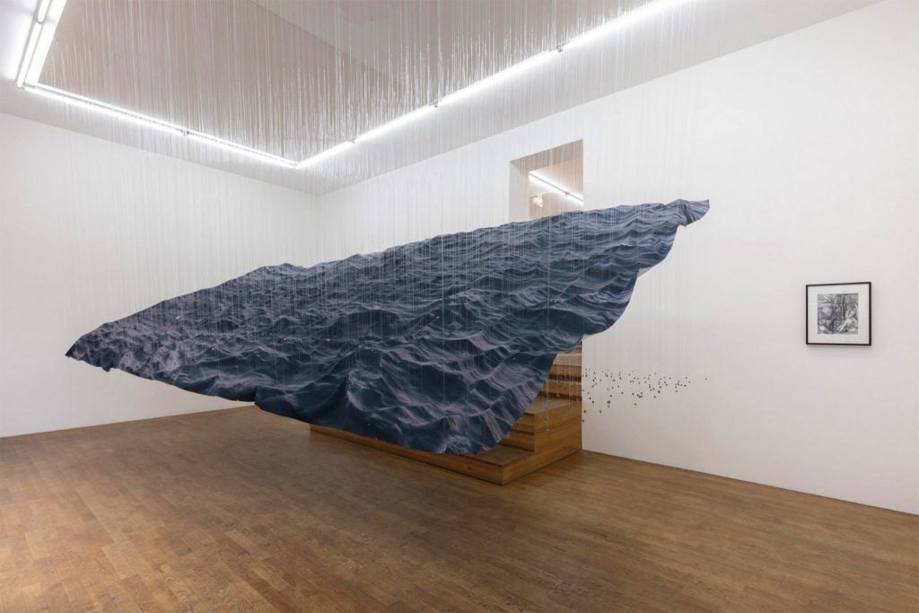 Le onde oceaniche sospese di Miguel Rothschild | Collater.al 1
