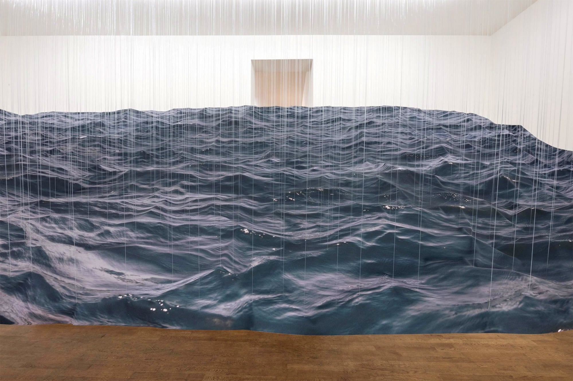 Le onde oceaniche sospese di Miguel Rothschild | Collater.al 2