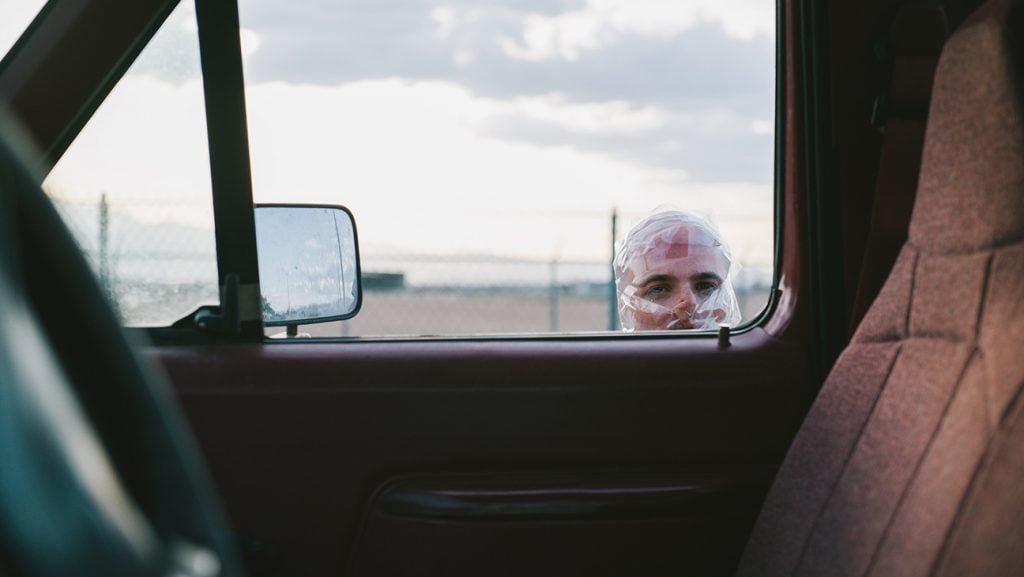 E' finalmente arrivato il trailer di Poor Boy | Collater.al 3
