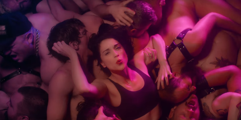 Guarda Fast Slow Disco, il nuovo video di St. Vincent | Collater.al