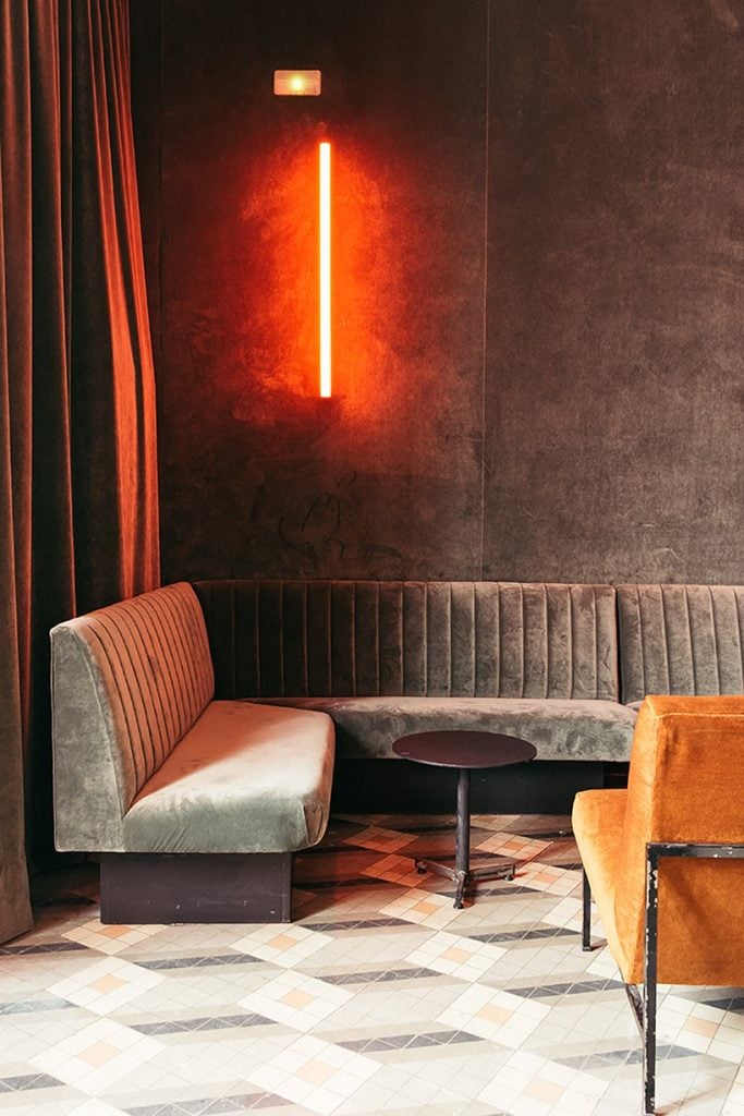 Il restyling di Plantea Studio cinema a luci rosse di Madrid | Collater.al 14