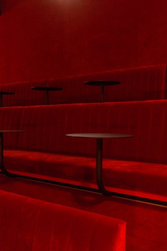 Il restyling di Plantea Studio cinema a luci rosse di Madrid | Collater.al 8