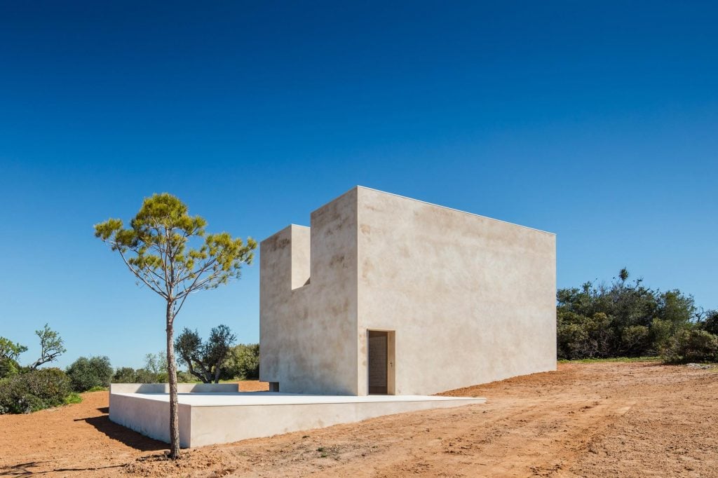 La Capela do Monte di Álvaro Siza è un rifugio per lo spirito | Collater.al 1