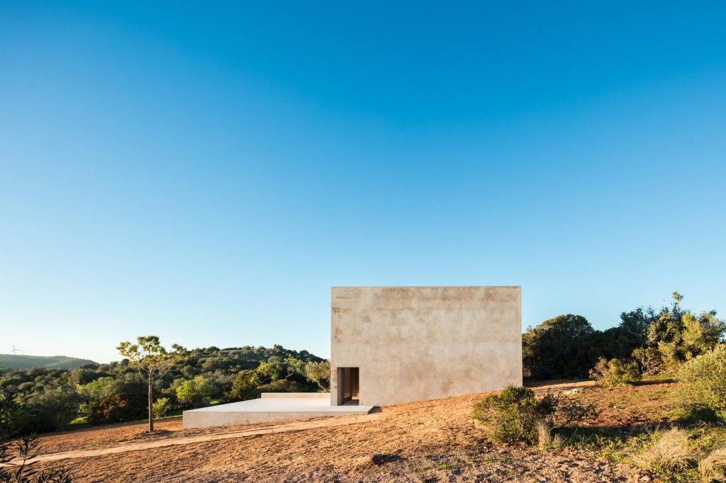 La Capela do Monte di Álvaro Siza è un rifugio per lo spirito | Collater.al 11