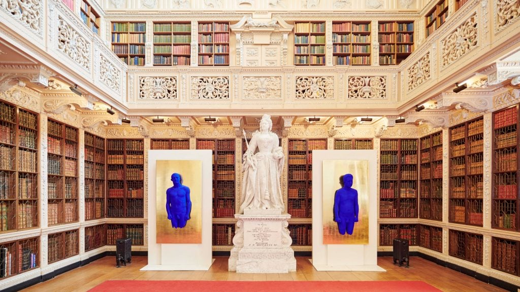 Il Blue Klein in mostra presso il Palazzo di Blenheim | Collater.al