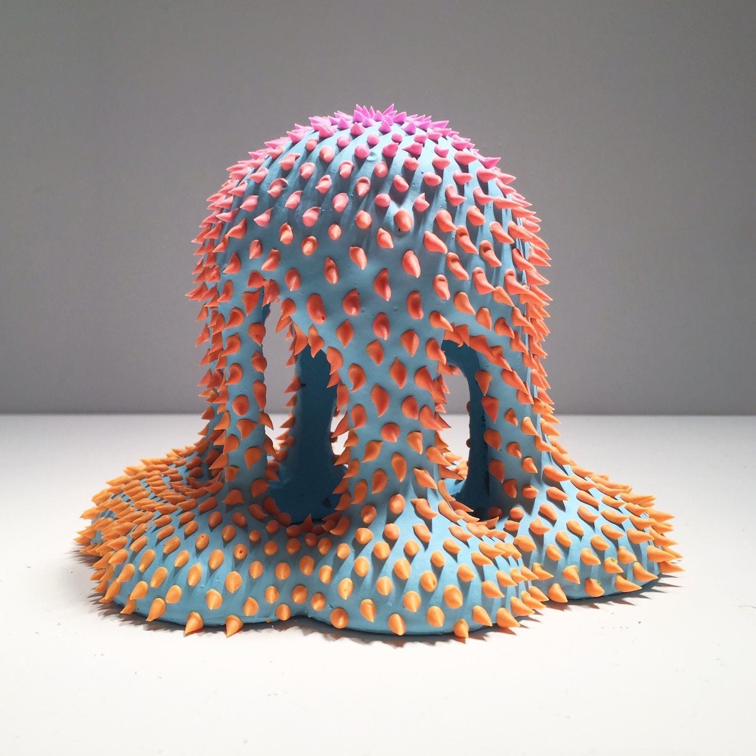 Le sculture destabilizzanti e fluorescenti di Dan Lam | Collater.al 4