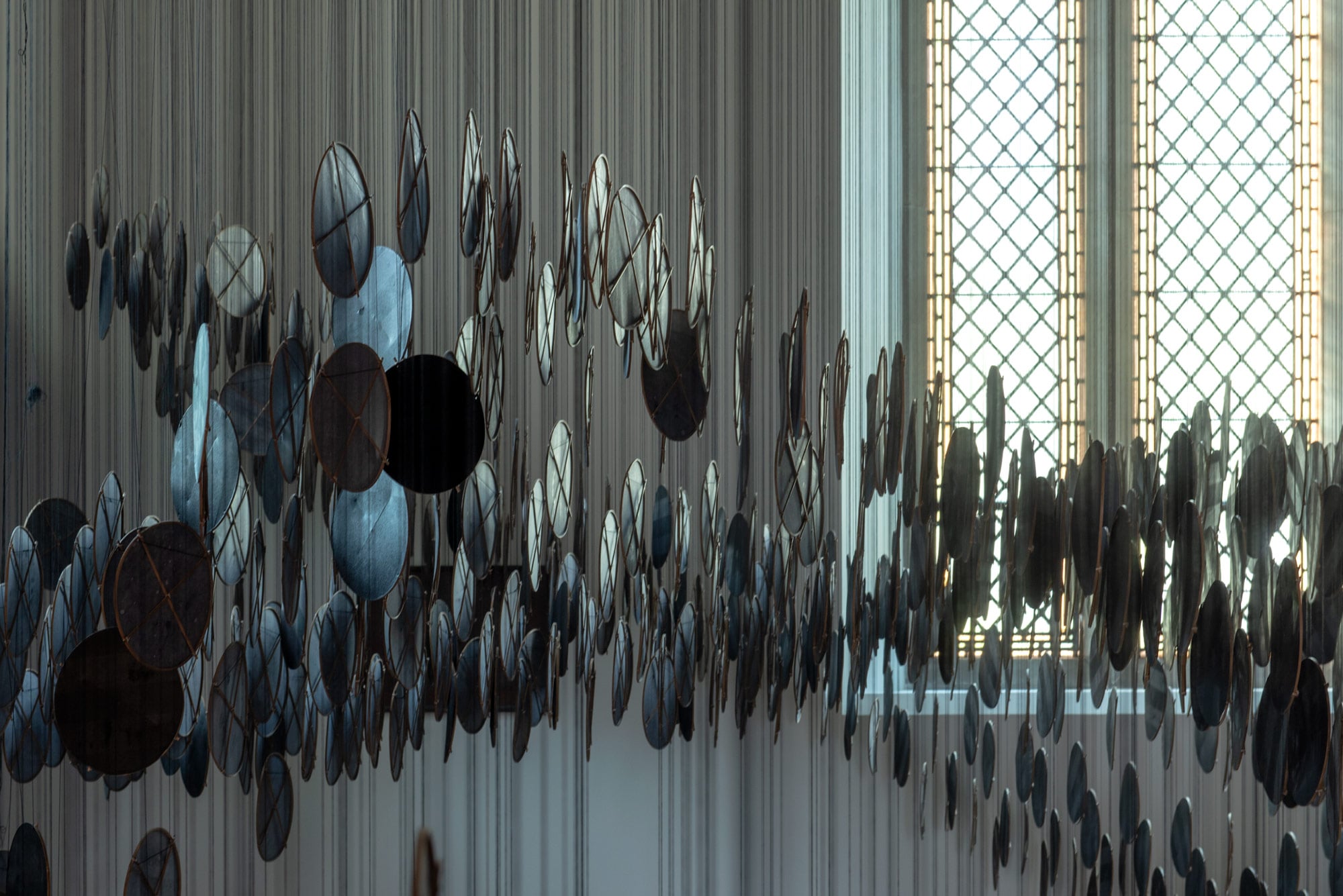 The Eclipse è la suggestiva installazione di Jacob Hashimoto | Collater.al 7