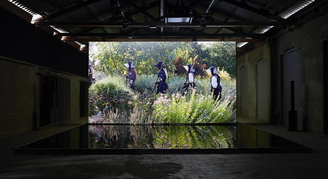 L'incredibile installazione d'arte di Moncler Genius | Collater.al