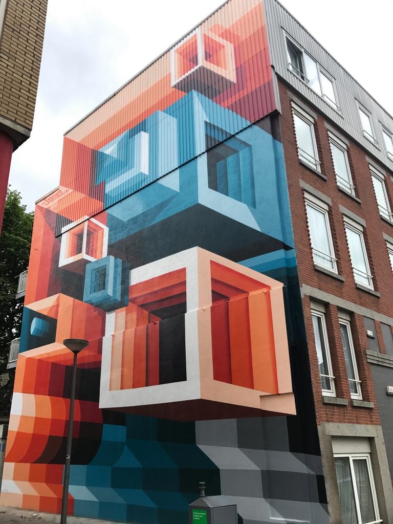 Illusioni ottiche tridimensionali, la street art di Mr. June | Collater.al