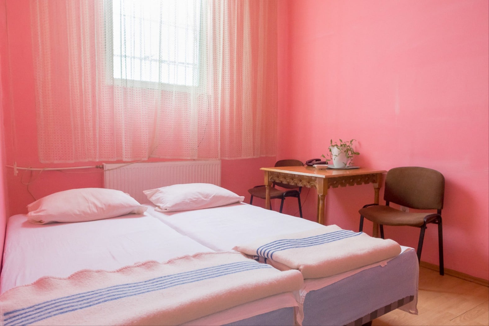 Camera intimă, il progetto fotografico di Cosmin Bumbuţ | Collater.al