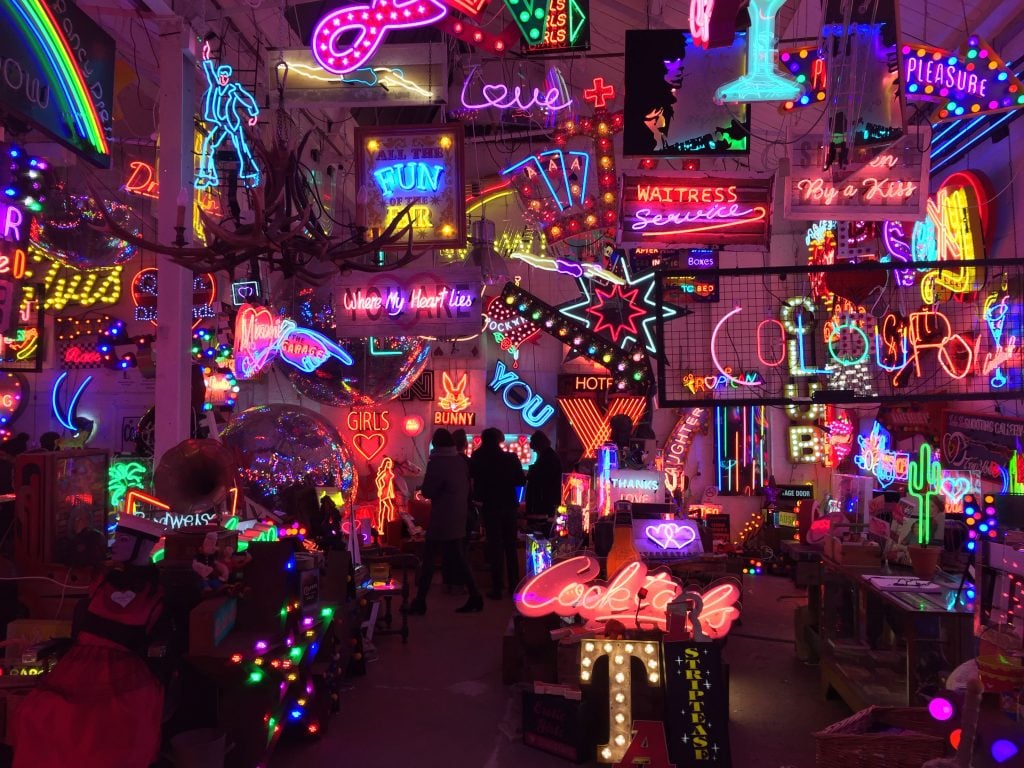 Gods Own Junkyard | Collater.al