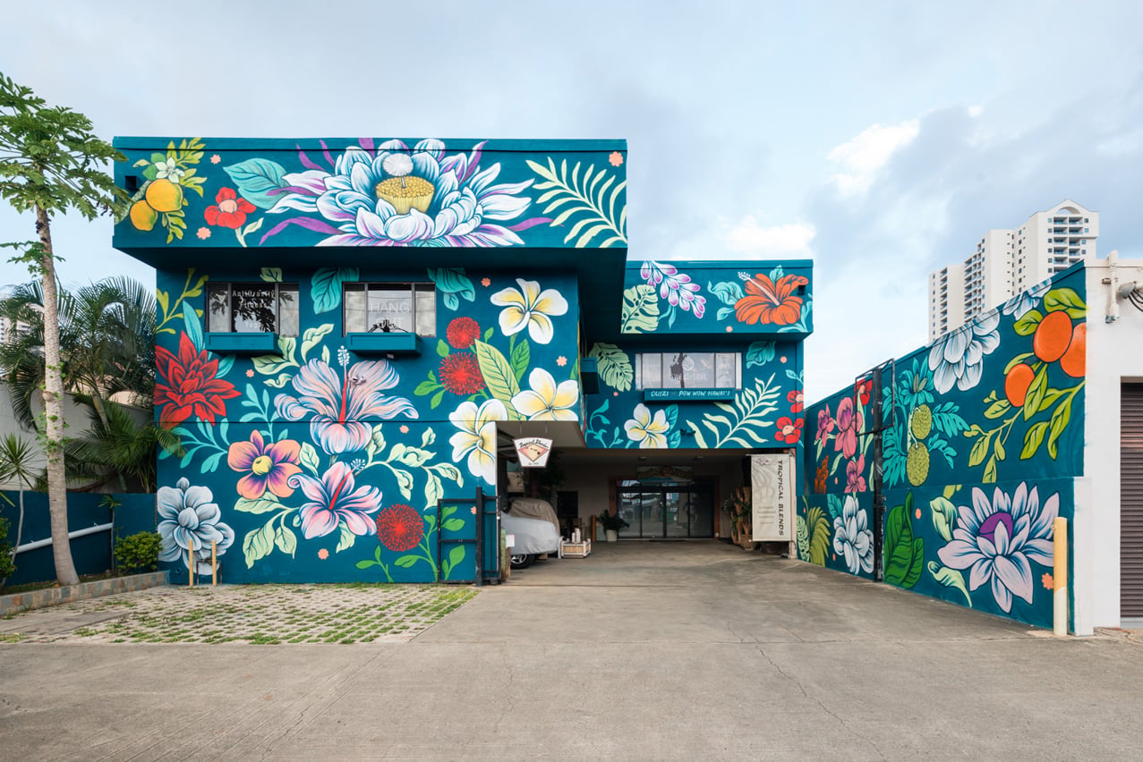 Ouizi trasforma palazzi grigi in giardini in fiore | Collater.al