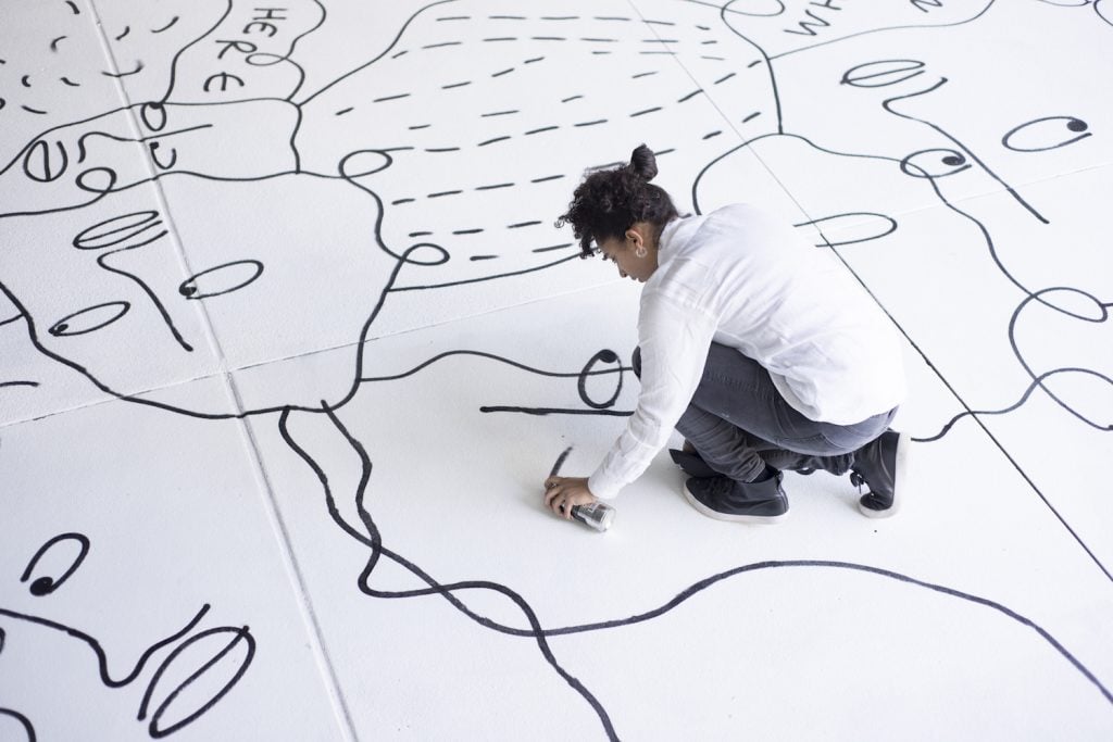 Non solo scarabocchi, i murales di Shantell Martin | Collater.al