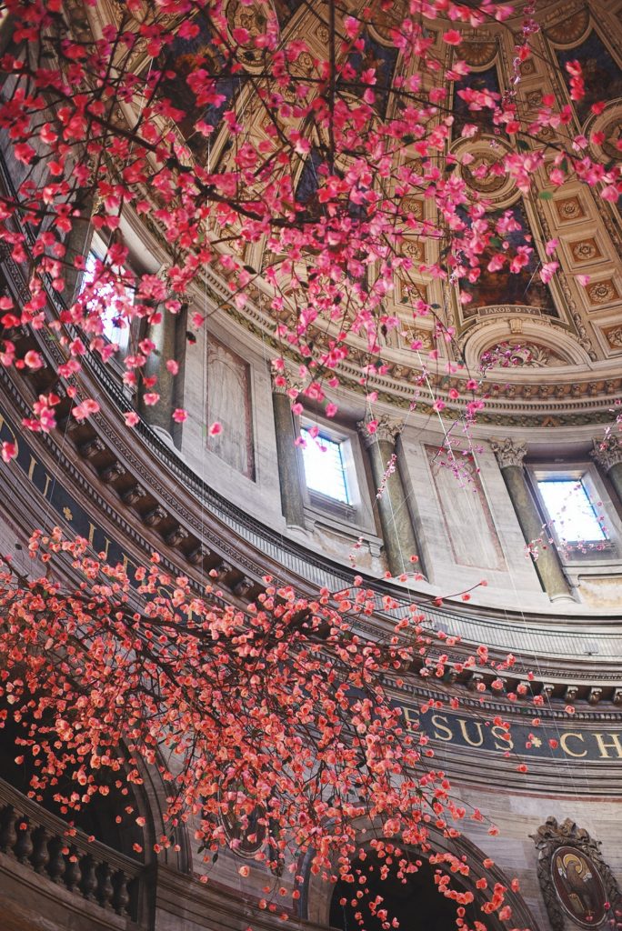 Cherish - L'installazione floreale di Veronica Hodges | Collater.al 2