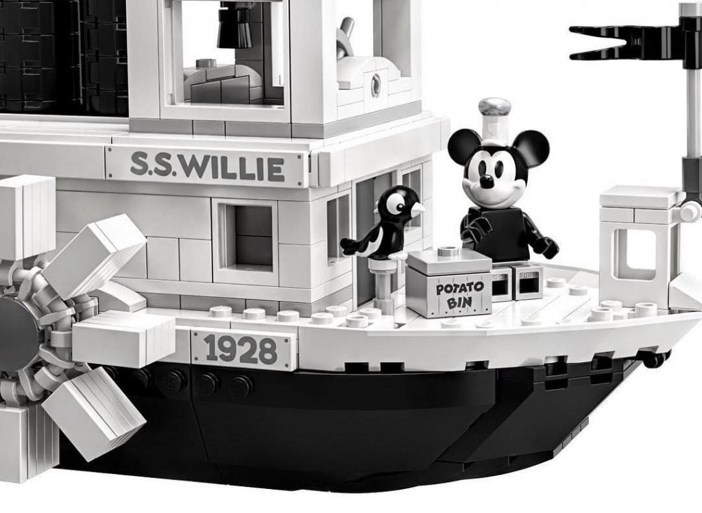LEGO IDEAS Mickey Mouse Steamboat Willie | Collater.al 9