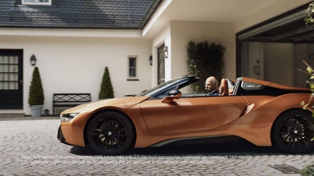 Il CEO di Mercedes va in pensione e BMW lo omaggia con uno spot | Collater.al