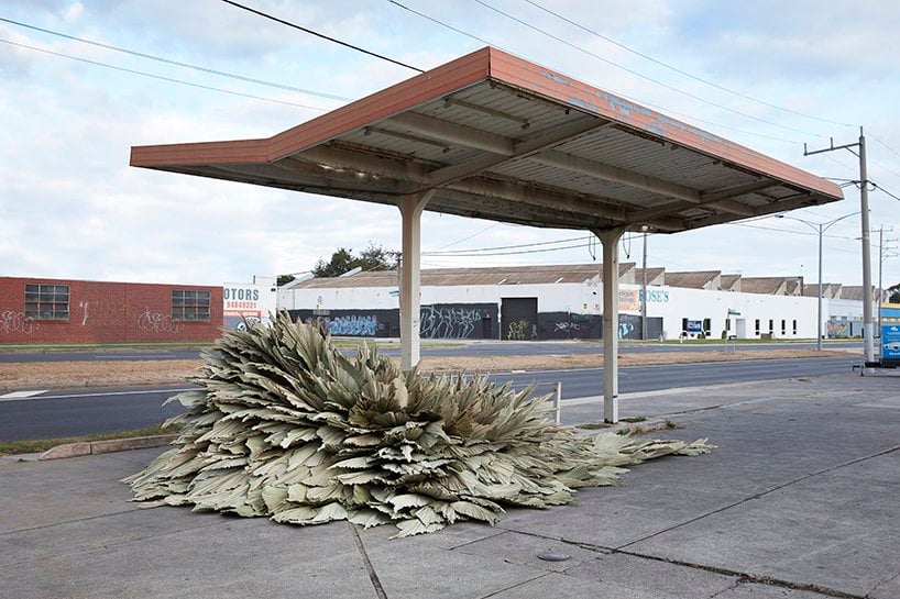 Loose Leaf Studio l’installazione botanica in un ex stazione di servizio | Collater.al