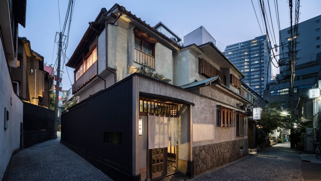 Trunk House, il mini hotel nelle strade di Tokyo | Collater.al