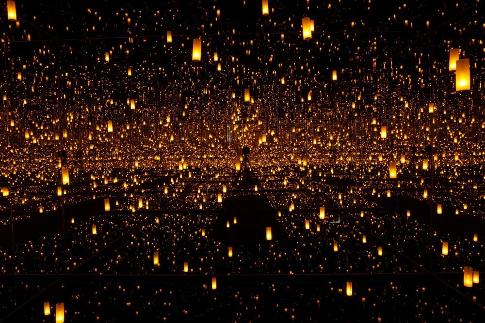 Le Infinity Room di Yayoi Kusama alla Tate Modern | Collater.al