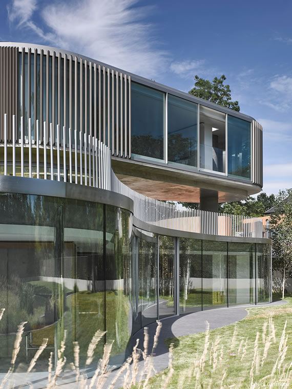 House in coombe park | Collater.al 1