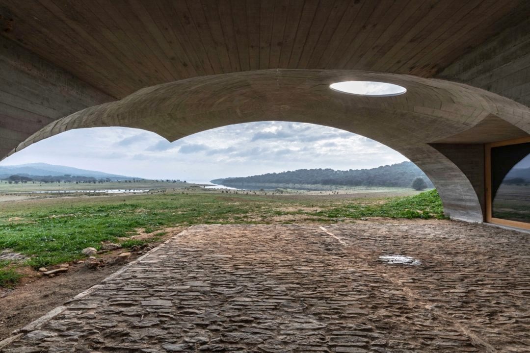 The house-sculpture designed by Aires Mateus | Collater.al