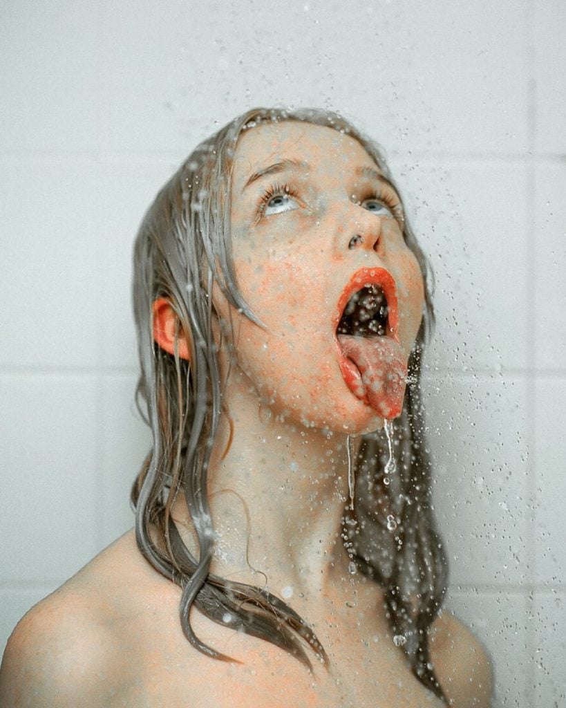 La fotografia ipnotica e sensuale di Steven Gindler aka Cvatik