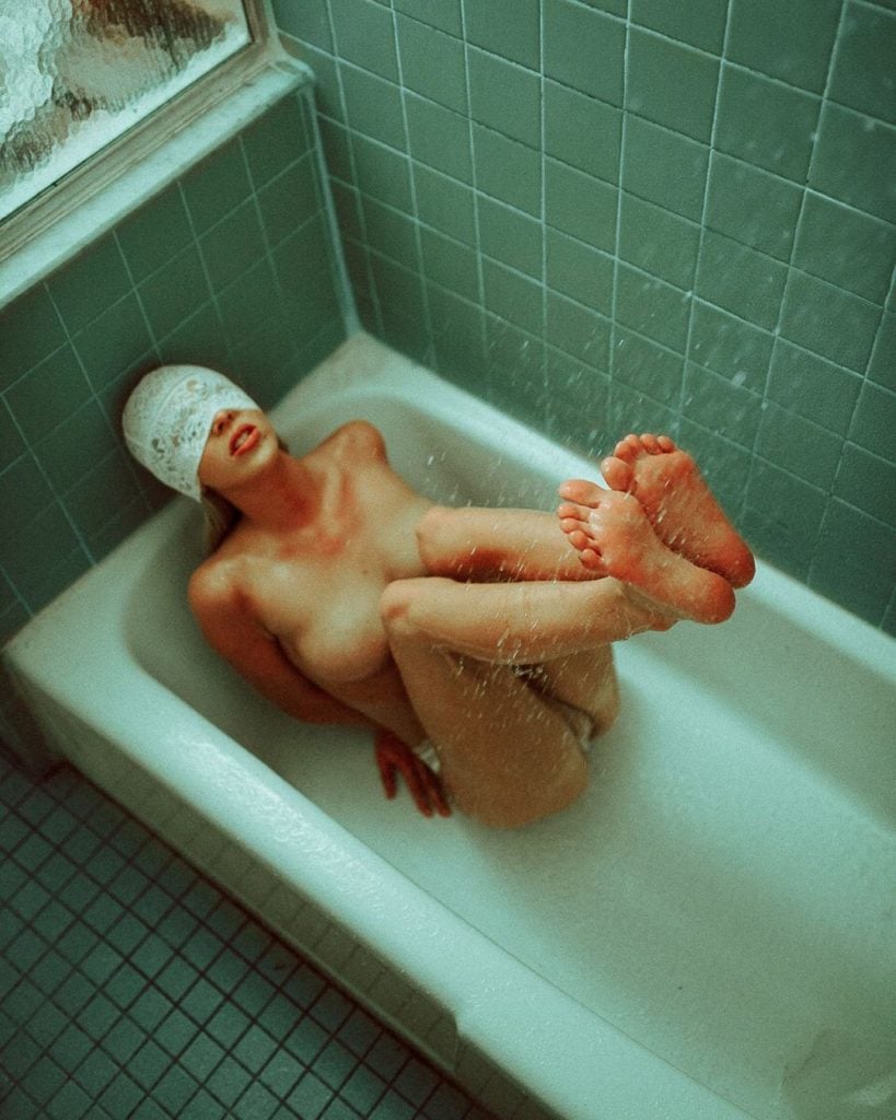 La fotografia ipnotica e sensuale di Steven Gindler aka Cvatik | Collater.al
