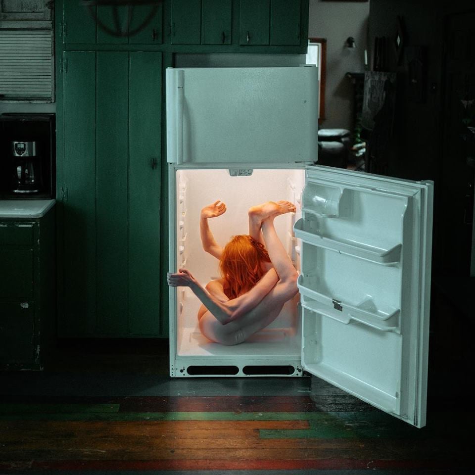 La fotografia ipnotica e sensuale di Steven Gindler aka Cvatik