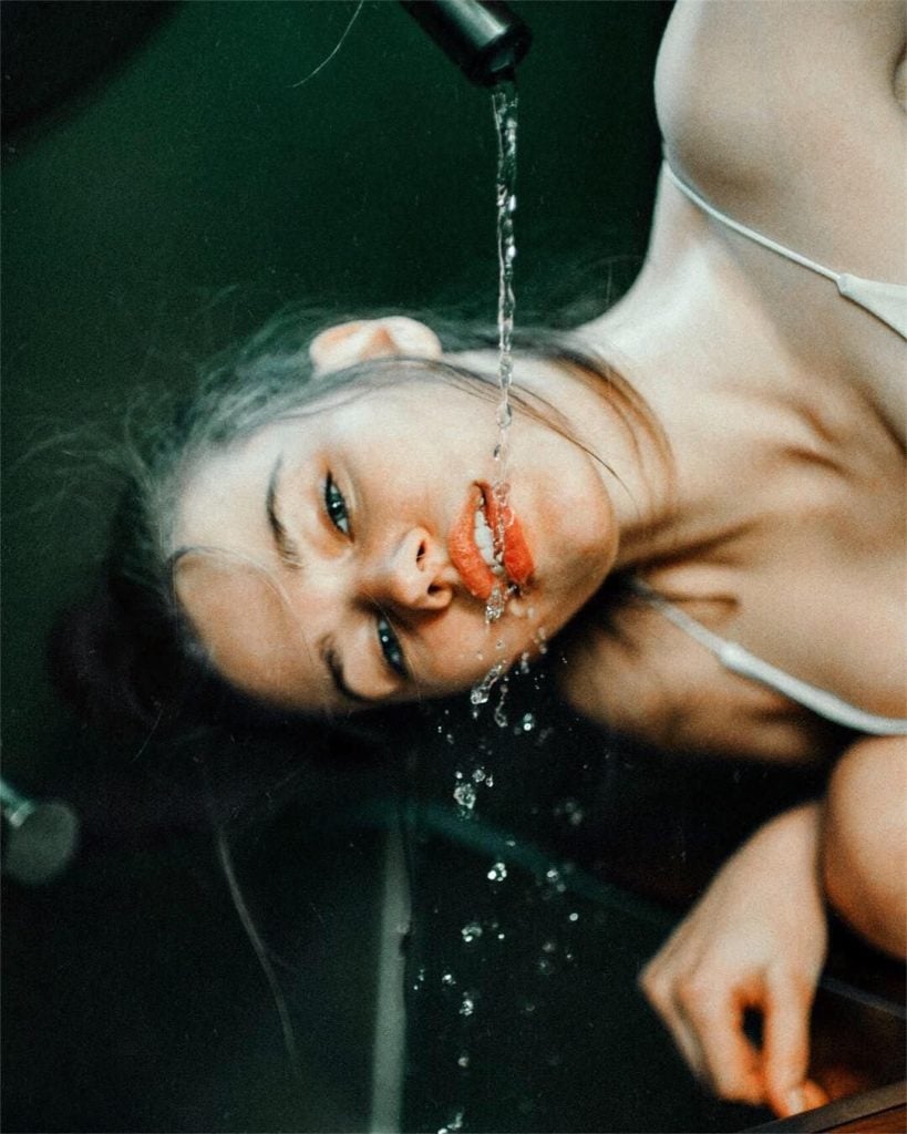La fotografia ipnotica e sensuale di Steven Gindler aka Cvatik