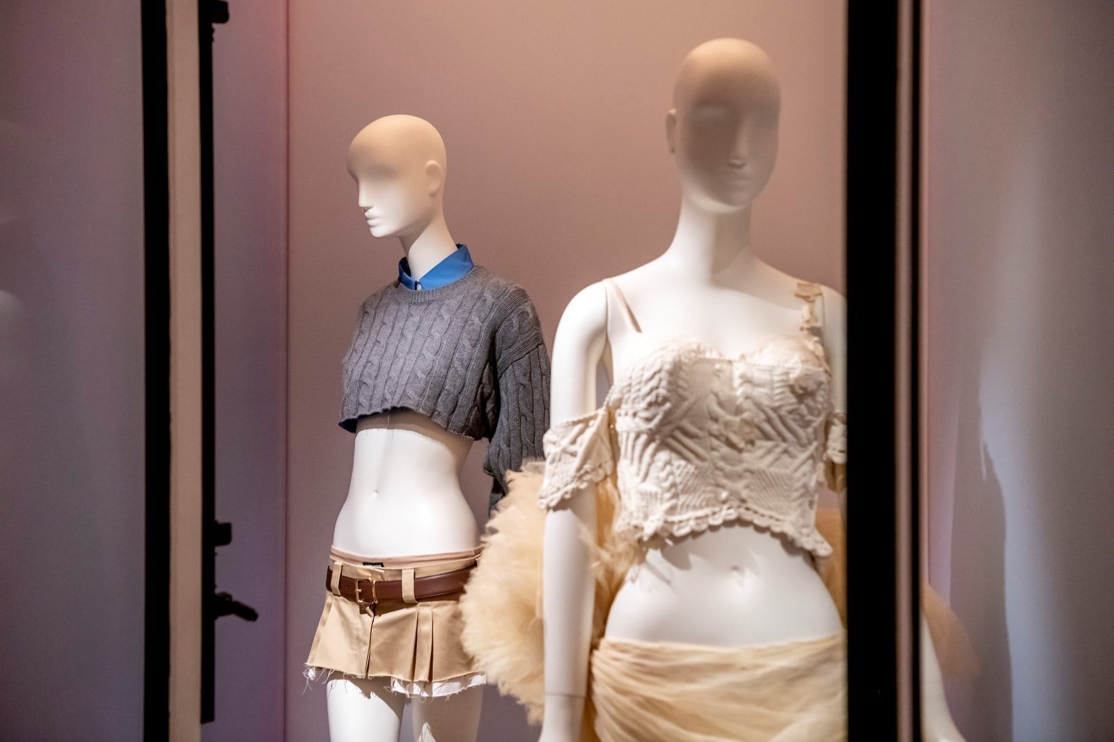 The exhibition that explores the relationship between nudity and fashion | Collater.al The exhibition that explores the relationship between nudity and fashion | Collater.al