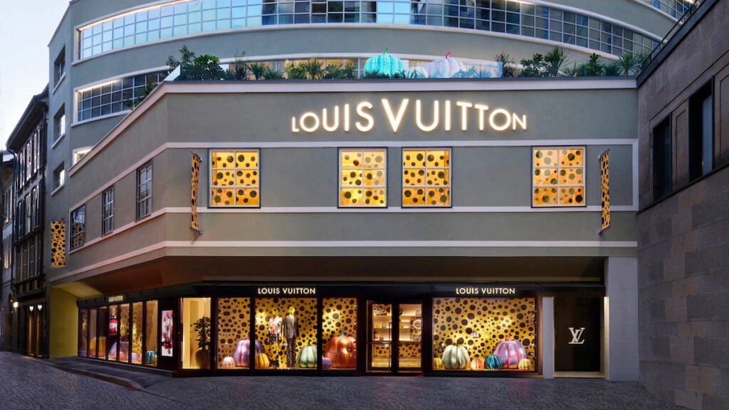 V News: LOUIS VUITTON X YAYOI KUSAMA IMAGINES INFINITY - V Magazine