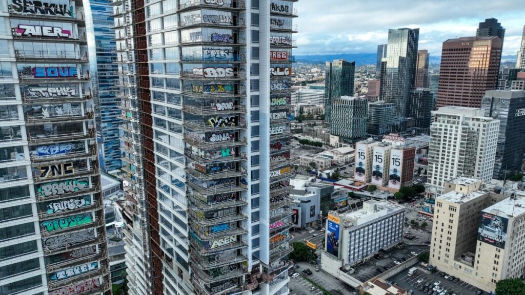 los angeles tag | Collater.al